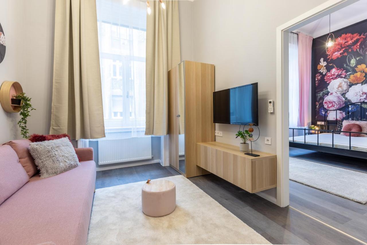 W33 - Prime Location - Comfortable Quality Apartments By Bqa Budapest Exterior photo